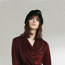 Load image into Gallery viewer, Green iridiscent velvet Headband